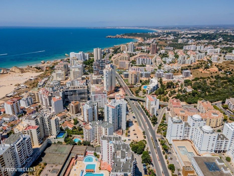 T2 na Praia da Rocha totalmente Remodelado