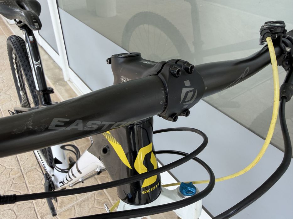 Bicicleta de BTT Scott - roda29 carbono!