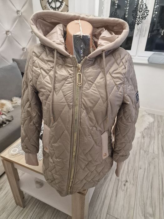 Kurtka S nowa z kapturem