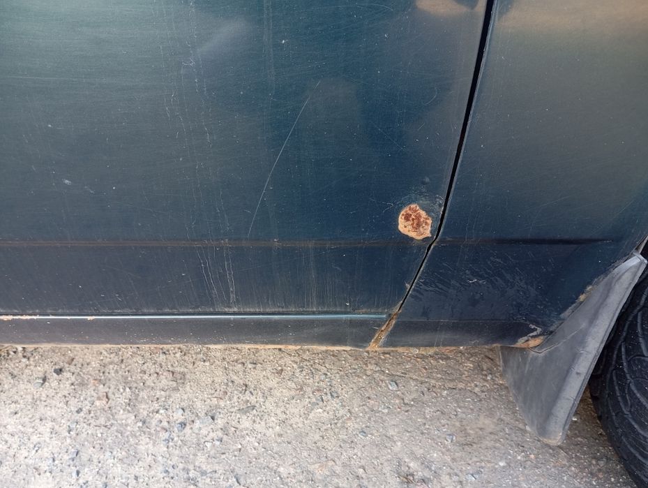 ВАЗ 21083 інжектор 2001 року.