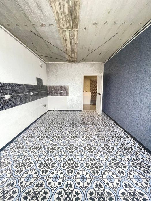 2-кімнатна з дизайнерським ремонтом, Пасічна