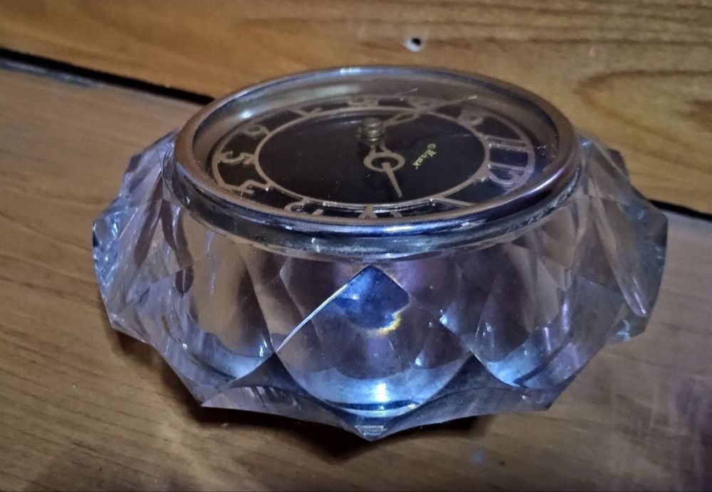 Часы маяк в хрустальном корпусе под ремонт