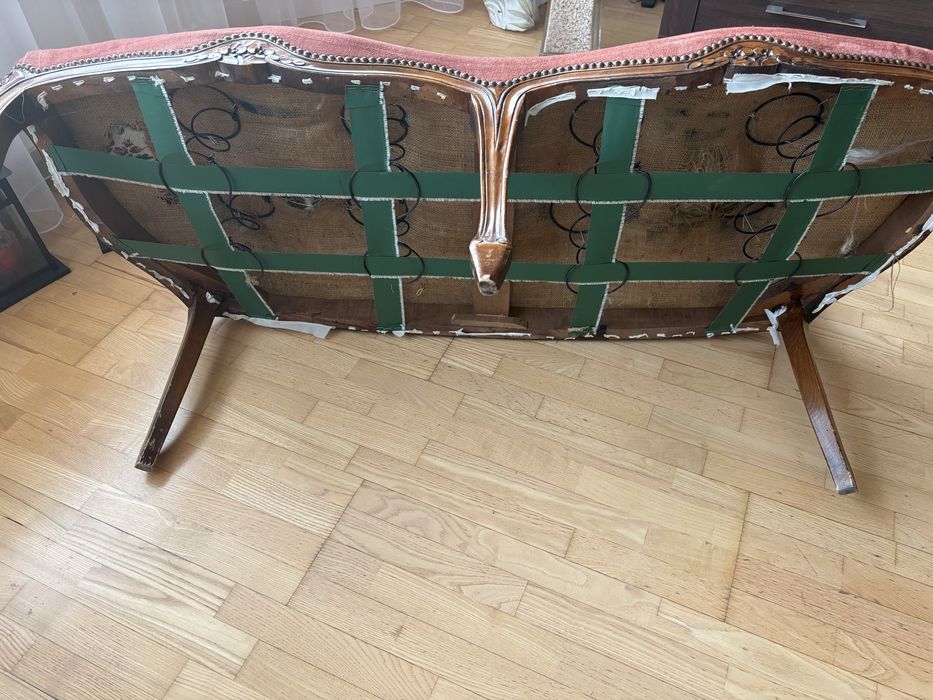 Antyczna  stylowa sofa