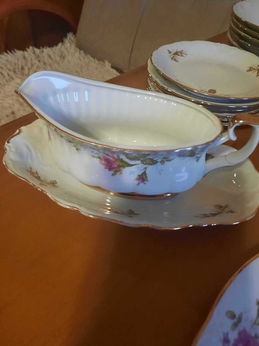 serwis obiadowy  porcelana Wawel róża