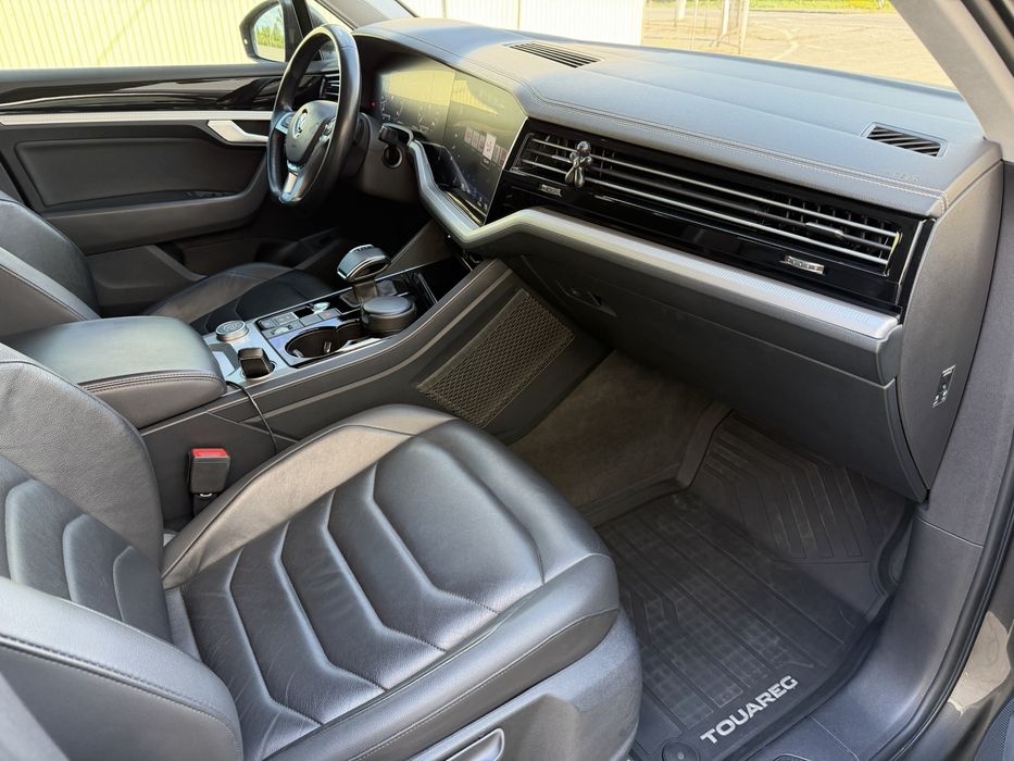 Volkswagen VW Touareg CR 3.0TFSI рік 2018