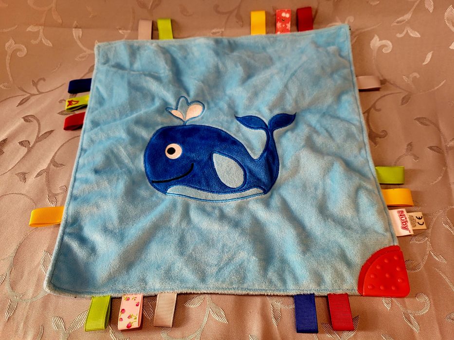 Kocyk sensoryczny NUBY maskotka przytulanka