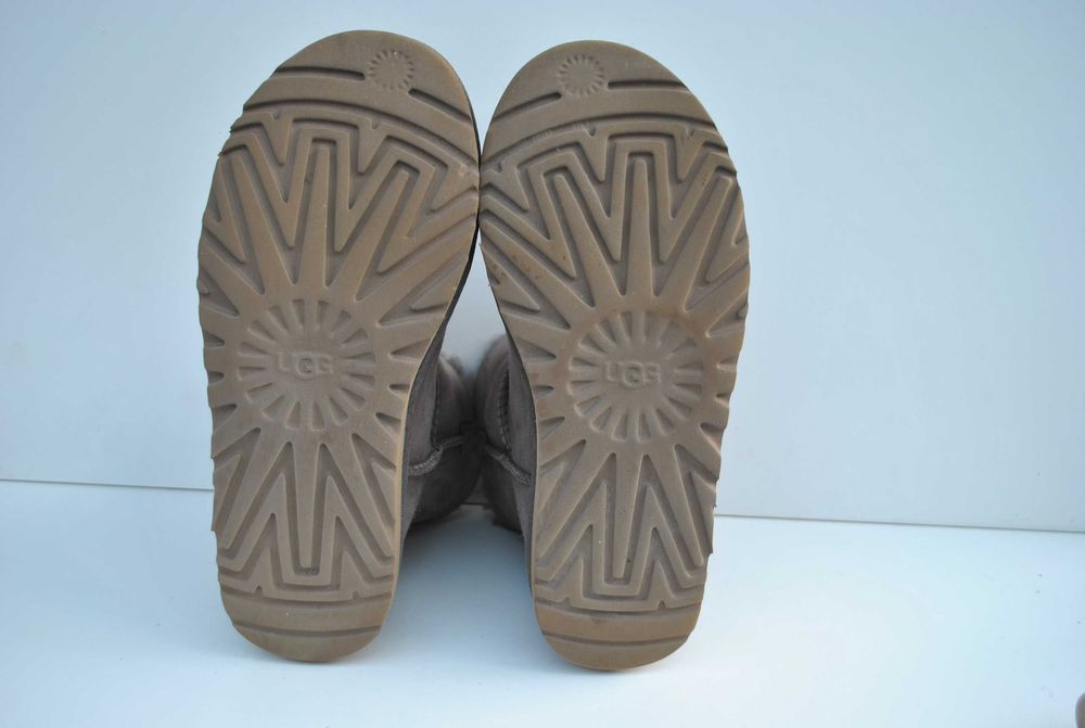 Botki mukluki Ugg Mini Bailey Button II