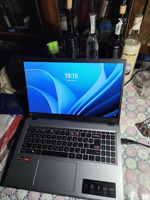 Ноутбук Acer AMD проц і дискрет відеокарта шикарний б/в вінда 11