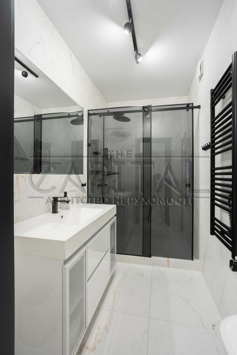 Продам автономний будинок 320м2 з бомбосховищем/басейном в с.Щасливе