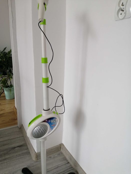 Mikrofon z stojakiem