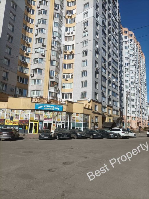 Магазин 122 м2 • Фасад 1й поверх • нежитлове • Академмістечко