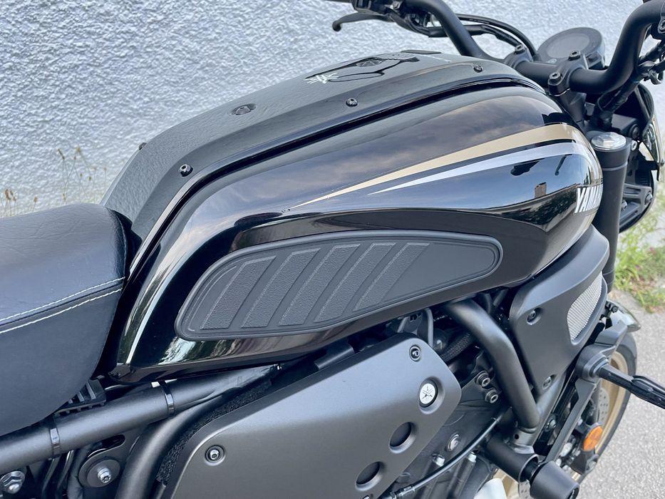Yamaha xsr 700 de 2023 com 6 mi km nova