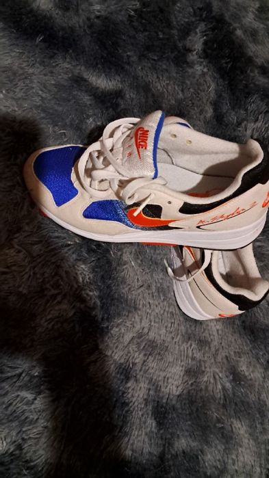 Кроссовки Nike air, sketchers