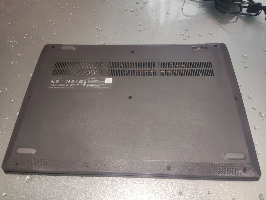 Продам ноутбук Lenovo V15IIL