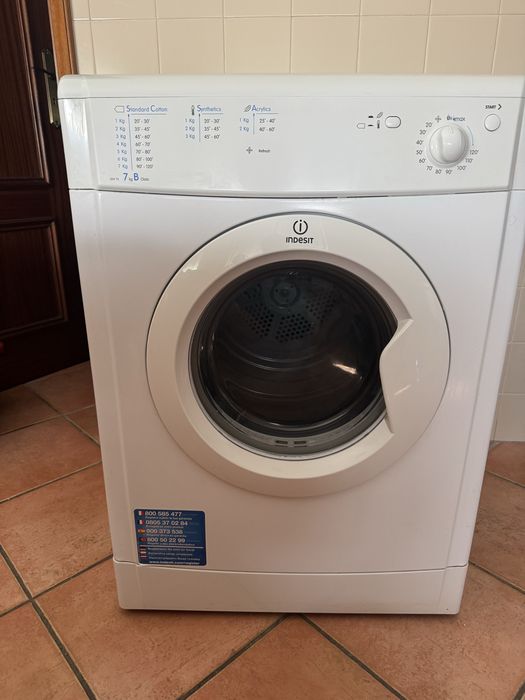 Maquina secar roupa Indesit