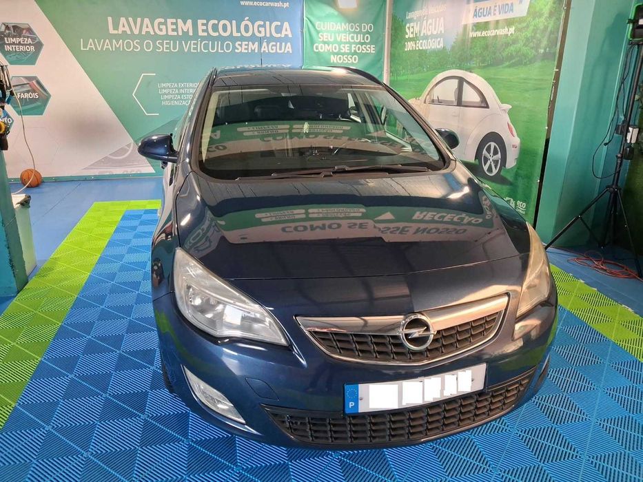 Opel Astra Sports Tourer 1.3 CDTI Cosmo - Muito Bem Equipada! — photo 2