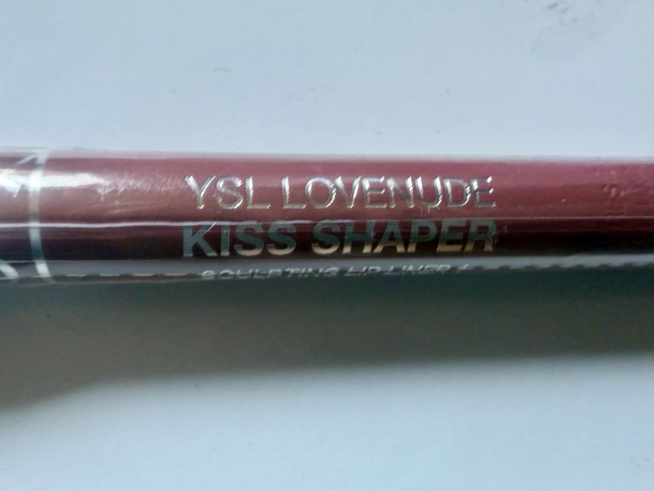 Konturowka do ust YSL nr 1