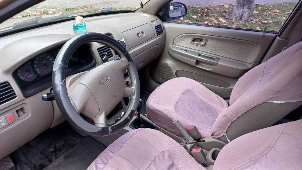 Автомобіль Kia Rio 2003 I покоління (FL)