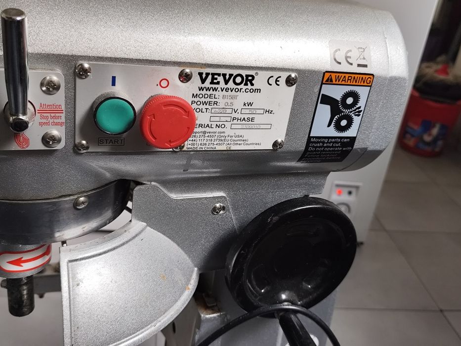 Batedeira Industrial / Comercial VEVOR B15-BT (15 Litros) – Como Nova / Excelente Estado