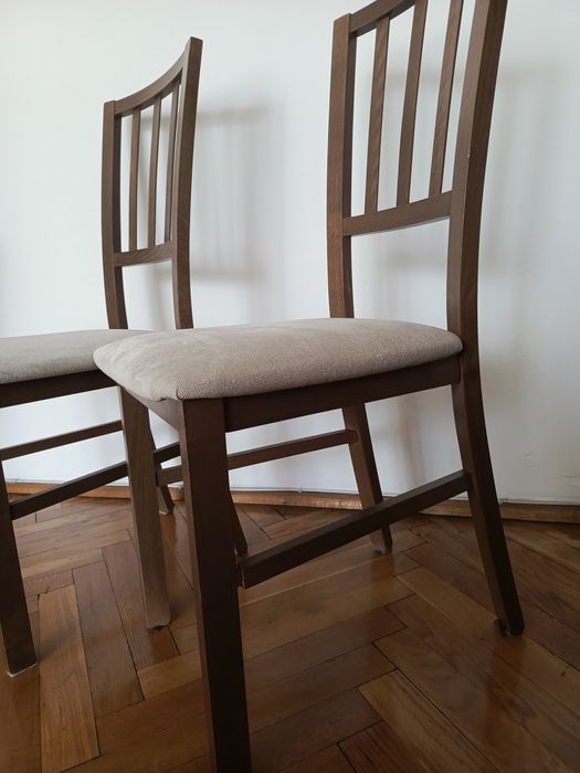 Komplet zestaw 4 krzeseł do jadalni salonu brązowe beżowe krzesło krzesła Agata Meble