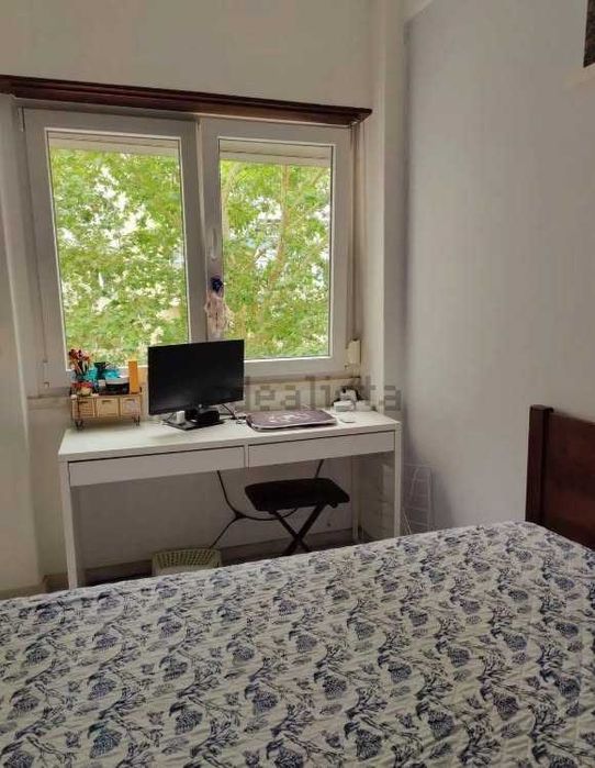 Two-bedroom apartment for rent in Rua República da Bolívia, Benfica