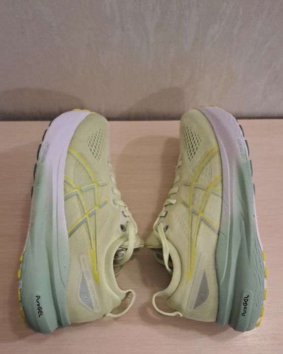 кросівки Asics Gel-Kayano