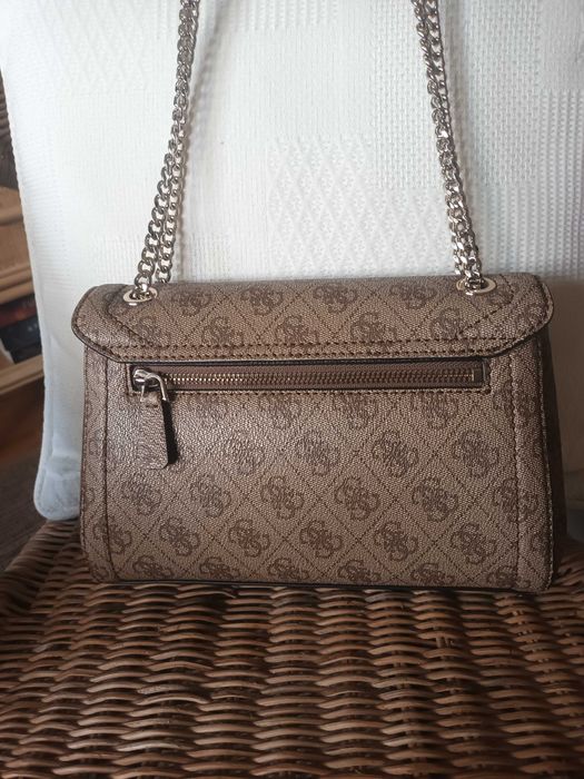 Mala Guess como nova