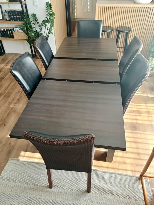 Sprzedam stół rozkładany 90x160-210 z 6 krzesłami / kolor venge, skóra