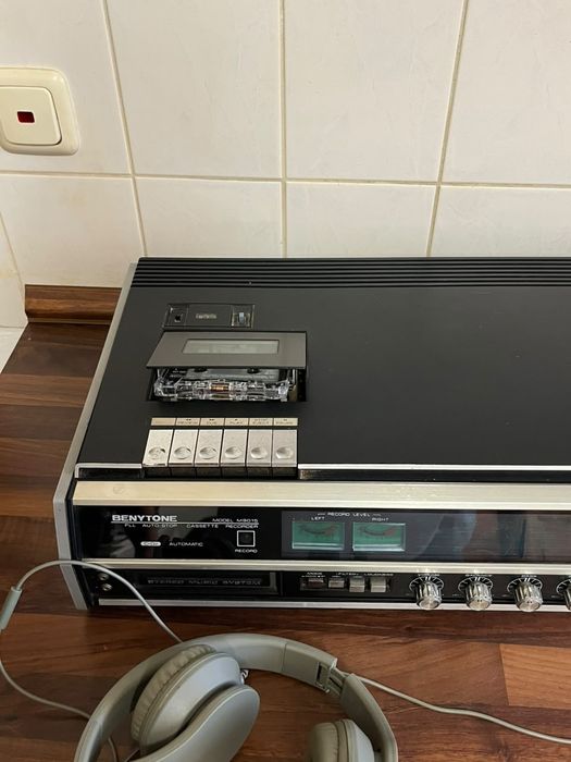 продам касетник BENYTONE M9015