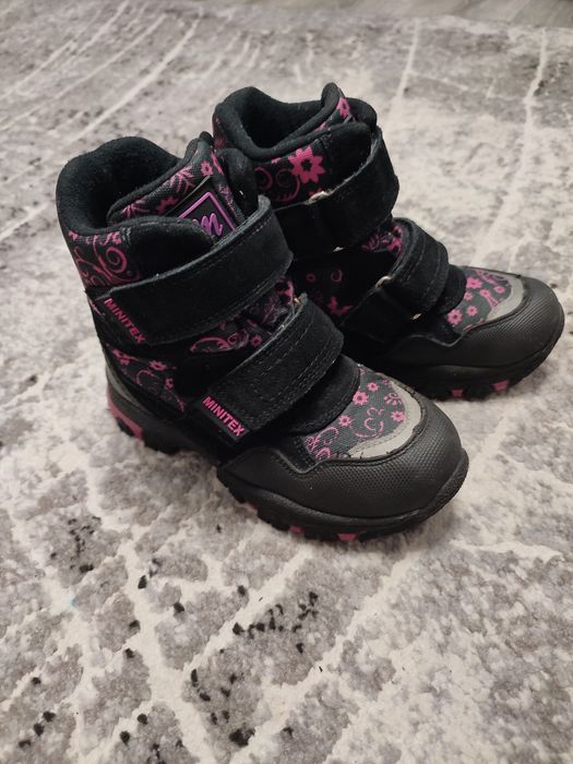 Ботинки на дівчинку