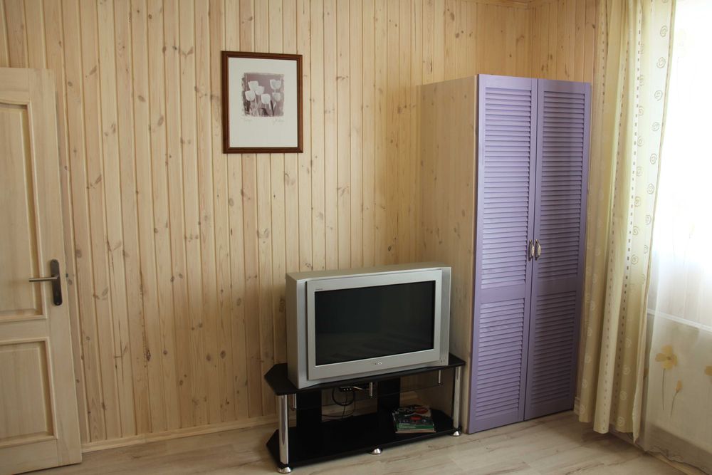 Поверх будинку, окремий вхід, ел\ен без відключень, закрите подвір"я