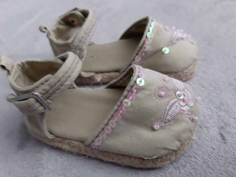Buciki sandalki 17