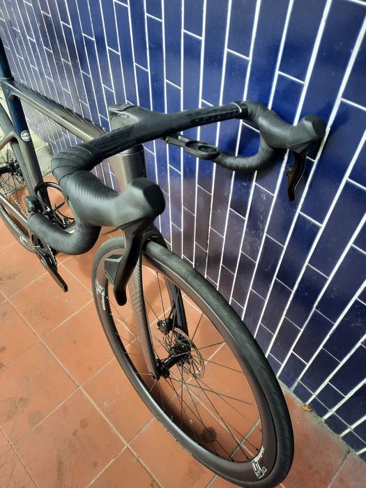 Orbea orca axs e rodas  de carbono