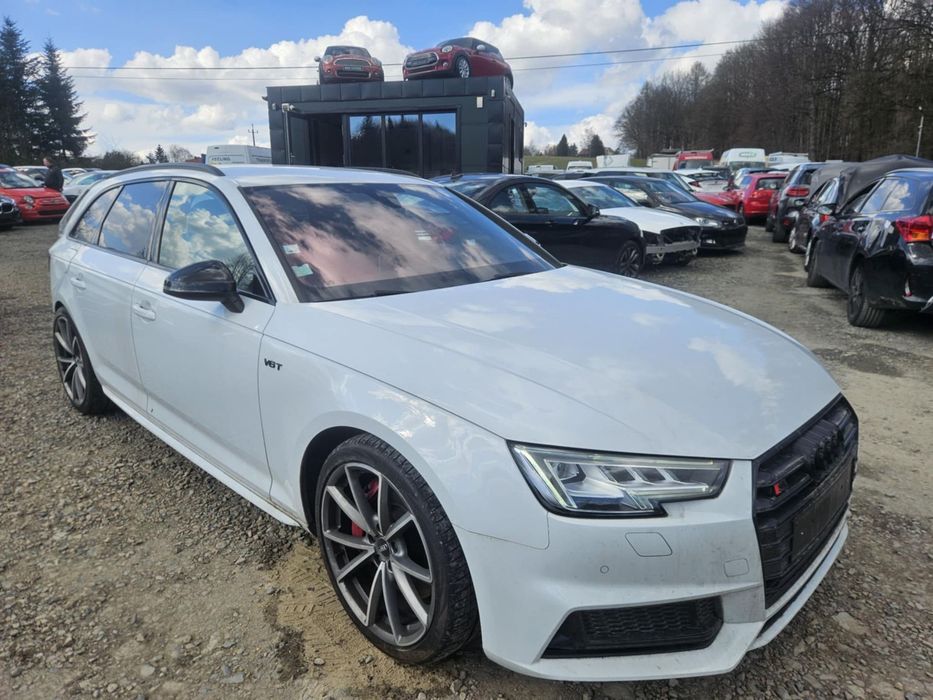 Audi S4 Avant