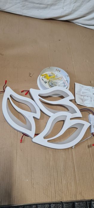 Lampa led z pilotem