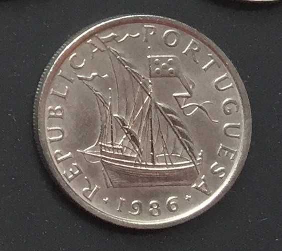 Moeda 5$00 cupro / níquel - Portugal - 1986