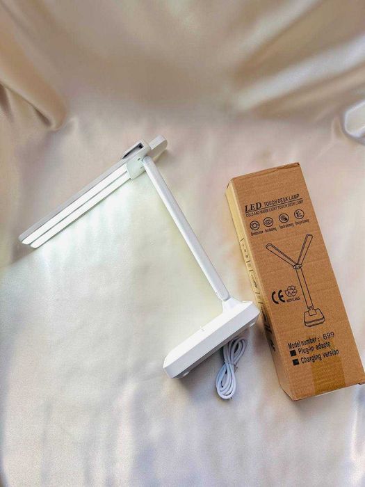 Настільна лампа з акумулятором  двома лампами LED лампа Eye protection