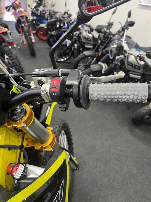 Мотоцикл Zuumav S8 Full Pro (S8-KE300)