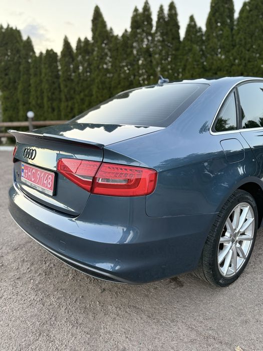 Audi a4 b8 2015 рік