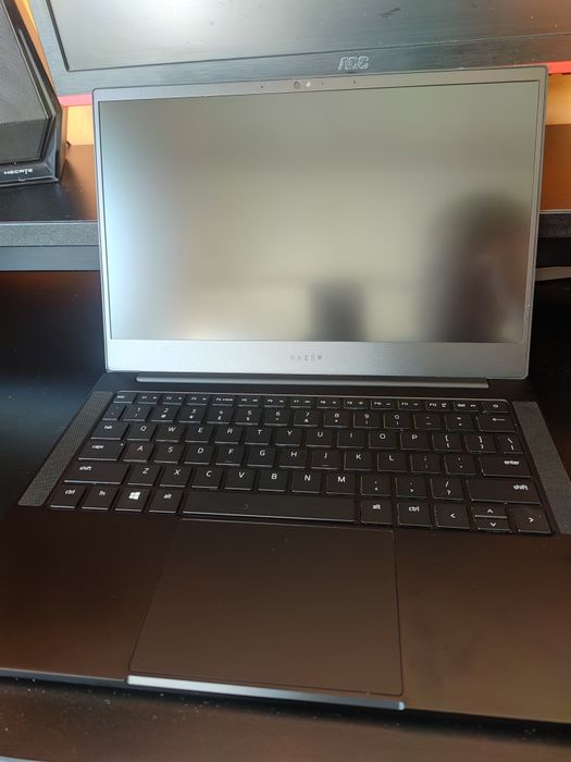 Razer Blade 13 (2020) GTX 1650 / i7 / 16GB / SSD 512GB + Razer Stand V2 + Myszka