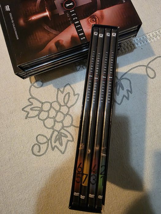 Primeiras 4 temporadas de "X Files" (Ficheiros Secretos) em DVD