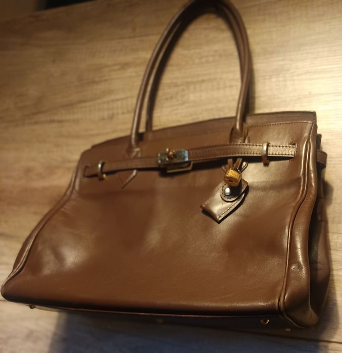 Mala pele muito gira