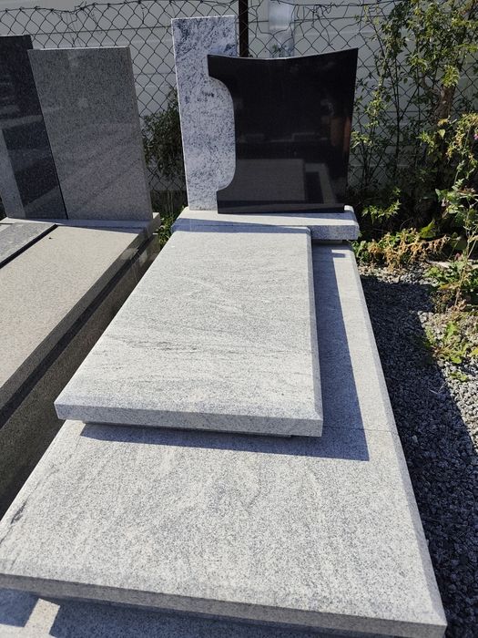 Nagrobki granitowe