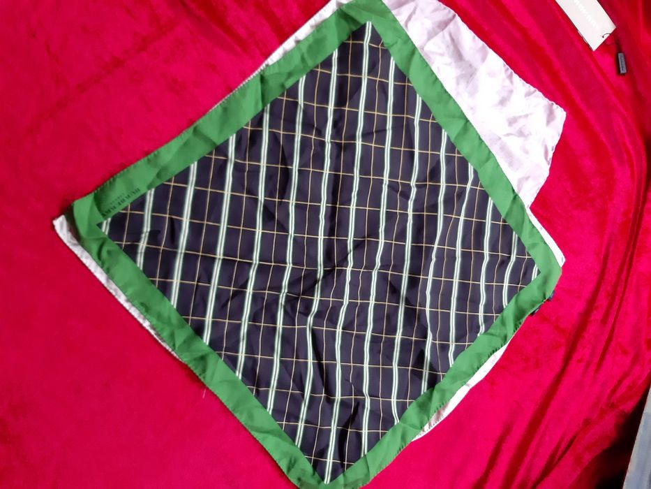 Burberry poszetki chustki 100% oryg nr seryjny prezent piękne