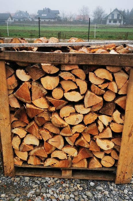 Drewno drzewo opałowe łupane