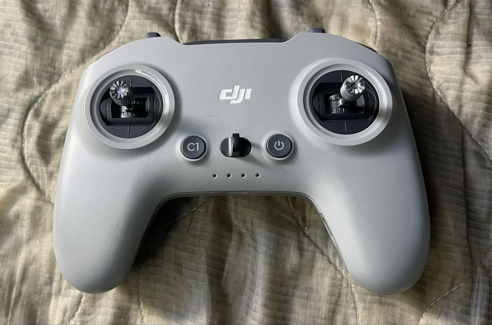 Selling DJI FPV Controller468252900951992320
