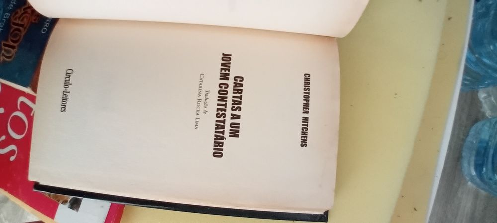 Livro Cartas a um jovem contestatário de Christopher Hitchens