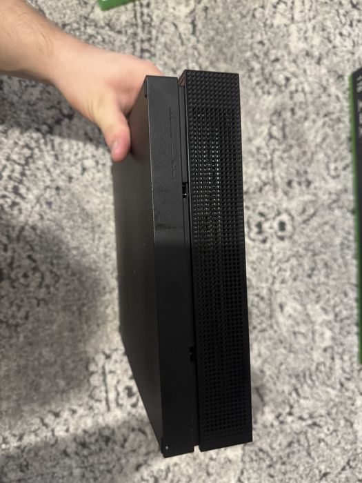 Xbox one X  1 tb