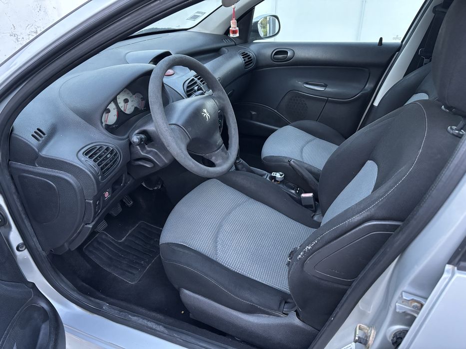 Peugeout 206, Gasolina de 2004