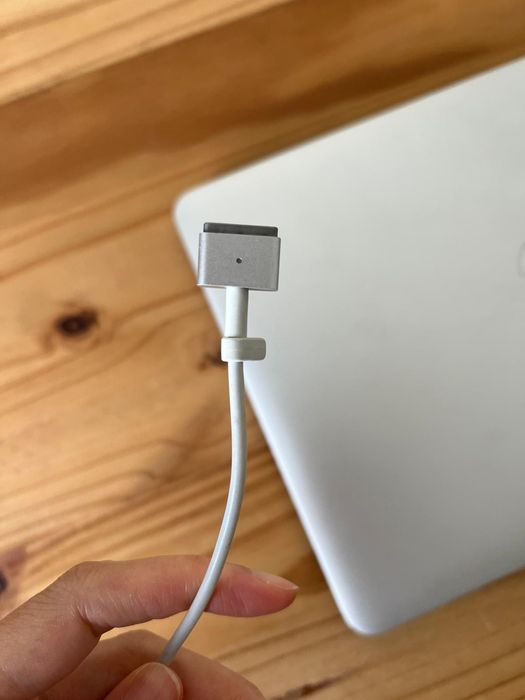 MacBook Pro 13" (Mid 2014) 8 GB RAM | 256 GB Silver (Good Condition)64741323436419123